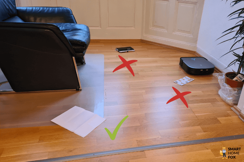 Das Testergebnis bei der Hinderniserkennung von flachen Objekten durch den ECOVACS DEEBOT X2 OMNI ist zu sehen.